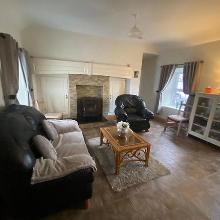 Cheerful 3 Bedroom Country Farm House Ennis Kültér fotó