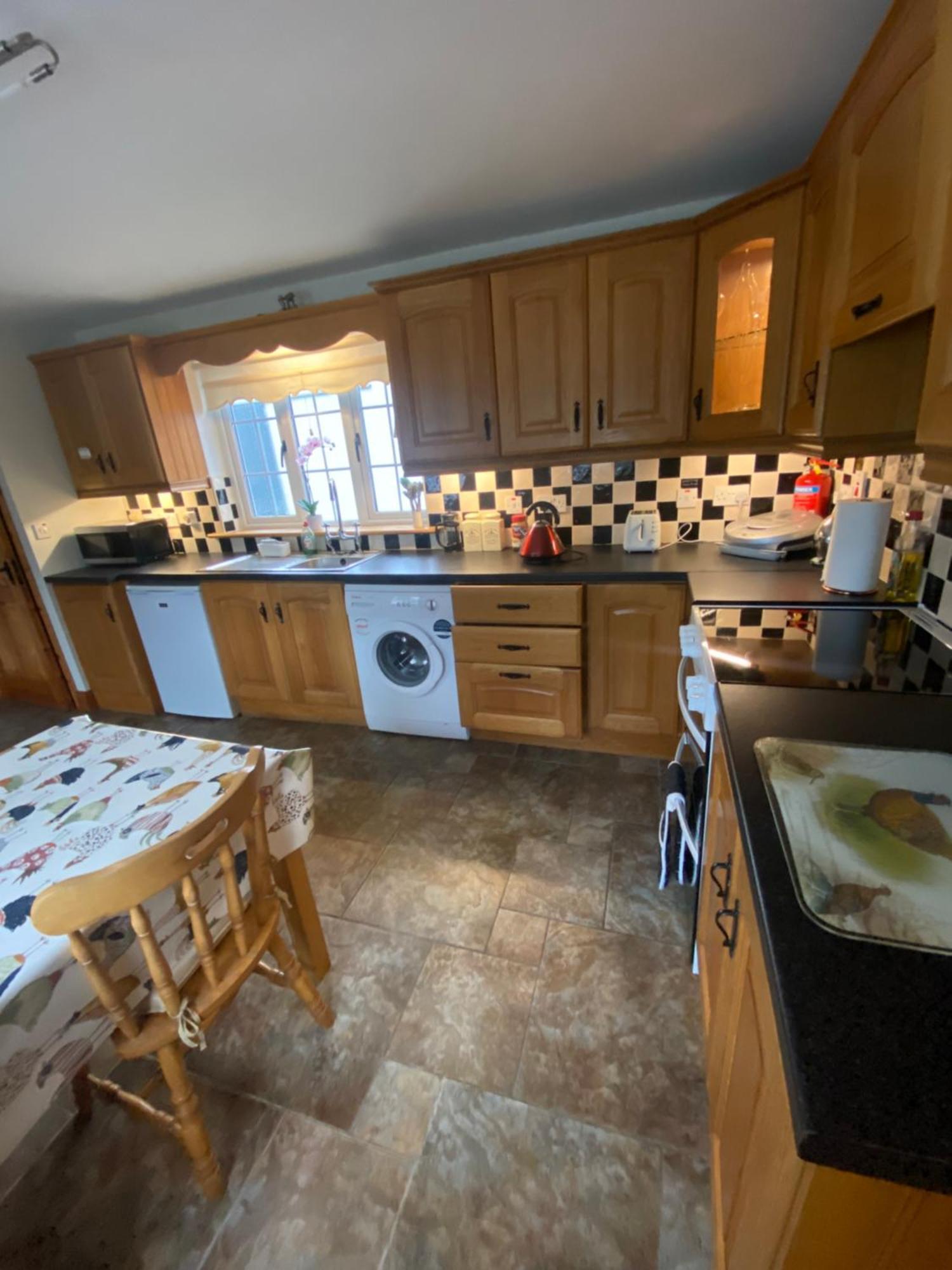 Cheerful 3 Bedroom Country Farm House Ennis Kültér fotó